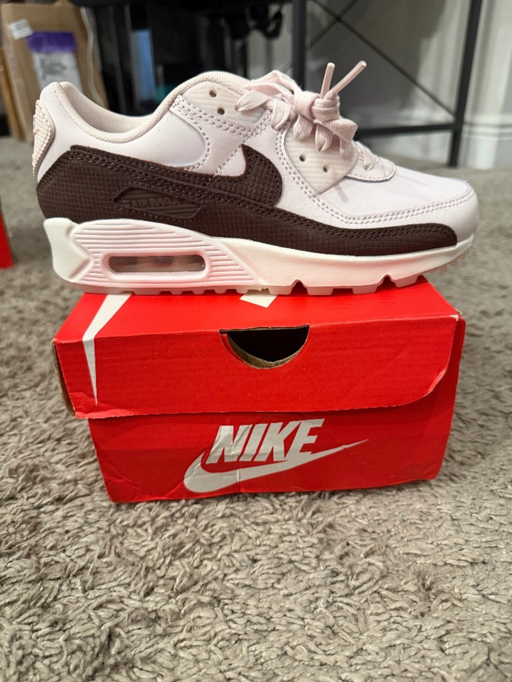 Brand New Pink and brown Nikes Youth 3.5 Women’s 5